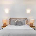 Luxury Private Family With Pool Ac & Parking Вілла Портіман