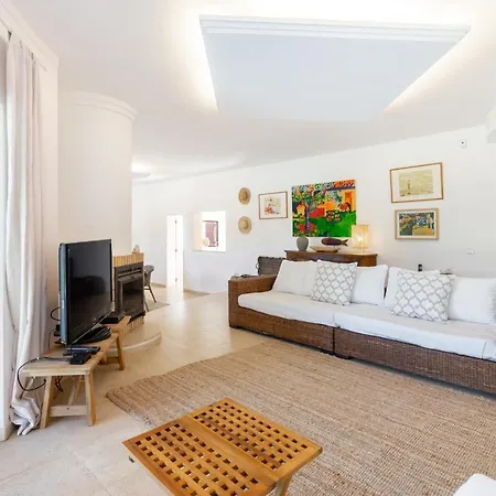 Luxury Private Family With Pool Ac & Parking וילה