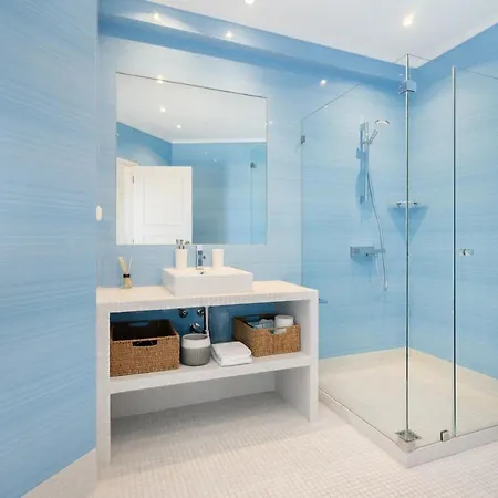 Luxury Private Family With Pool Ac & Parking וילה *