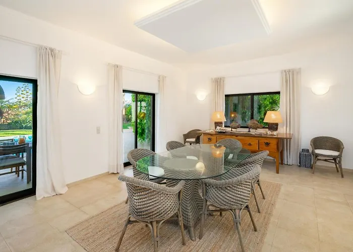 Luxury Private Family With Pool Ac & Parking