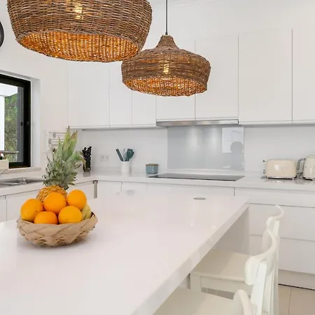 Luxury Private Family With Pool Ac & Parking