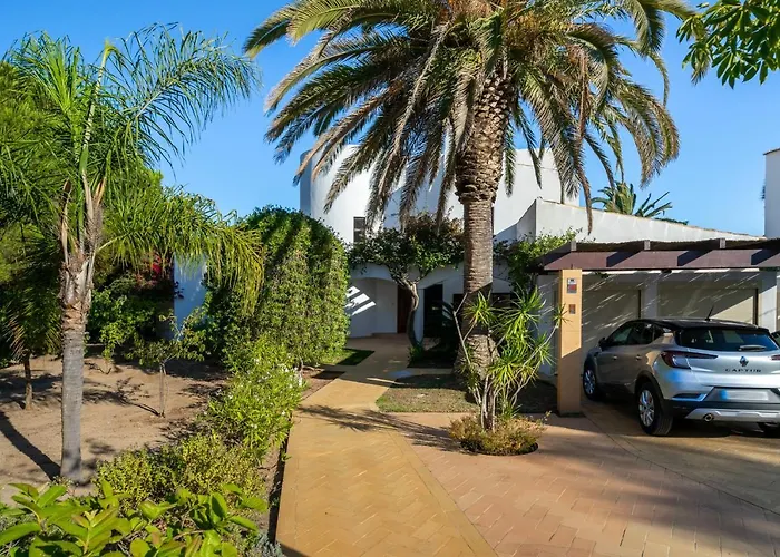 Вілла Luxury Private Family With Pool Ac & Parking Портіман