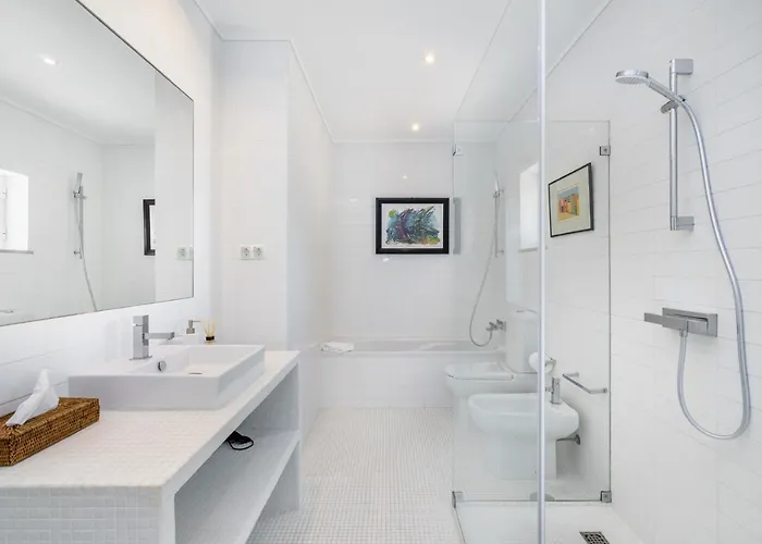 Luxury Private Family With Pool Ac & Parking Вілла Портіман