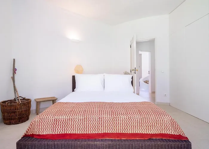 Luxury Private Family With Pool Ac & Parking Вілла Портіман