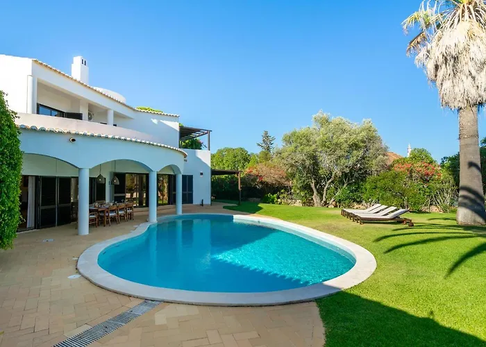 Luxury Private Family With Pool Ac & Parking Villa