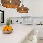 Luxury Private Family With Pool Ac & Parking