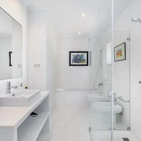 Luxury Private Family With Pool Ac & Parking 别墅 波尔蒂芒